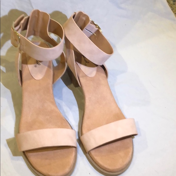 Size 10, Qupid ankle strap heels, blush color - Picture 1 of 7